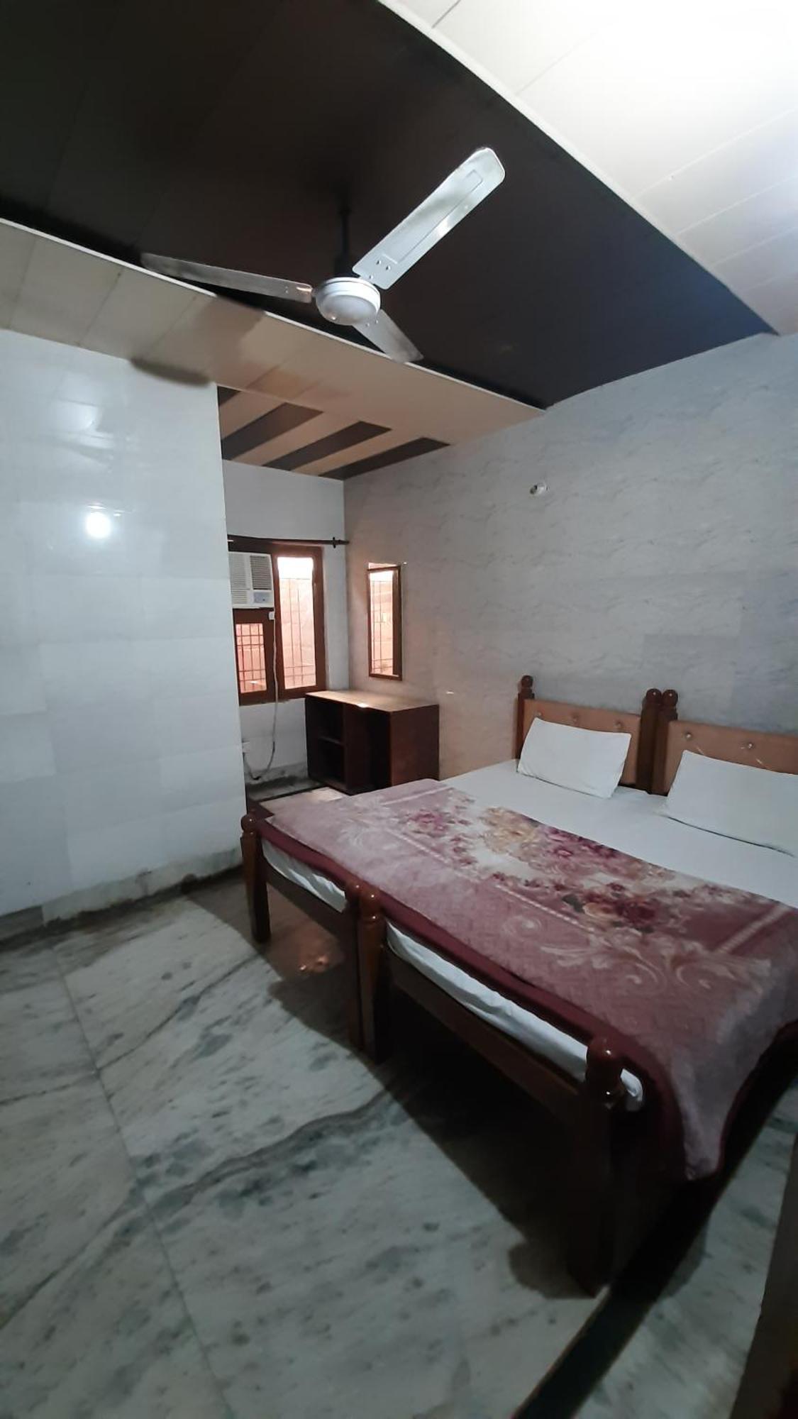 Subhadra Guest House Mathura Habitación foto