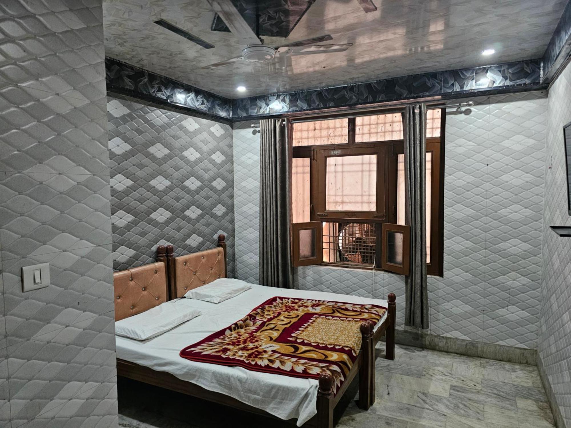 Subhadra Guest House Mathura Habitación foto
