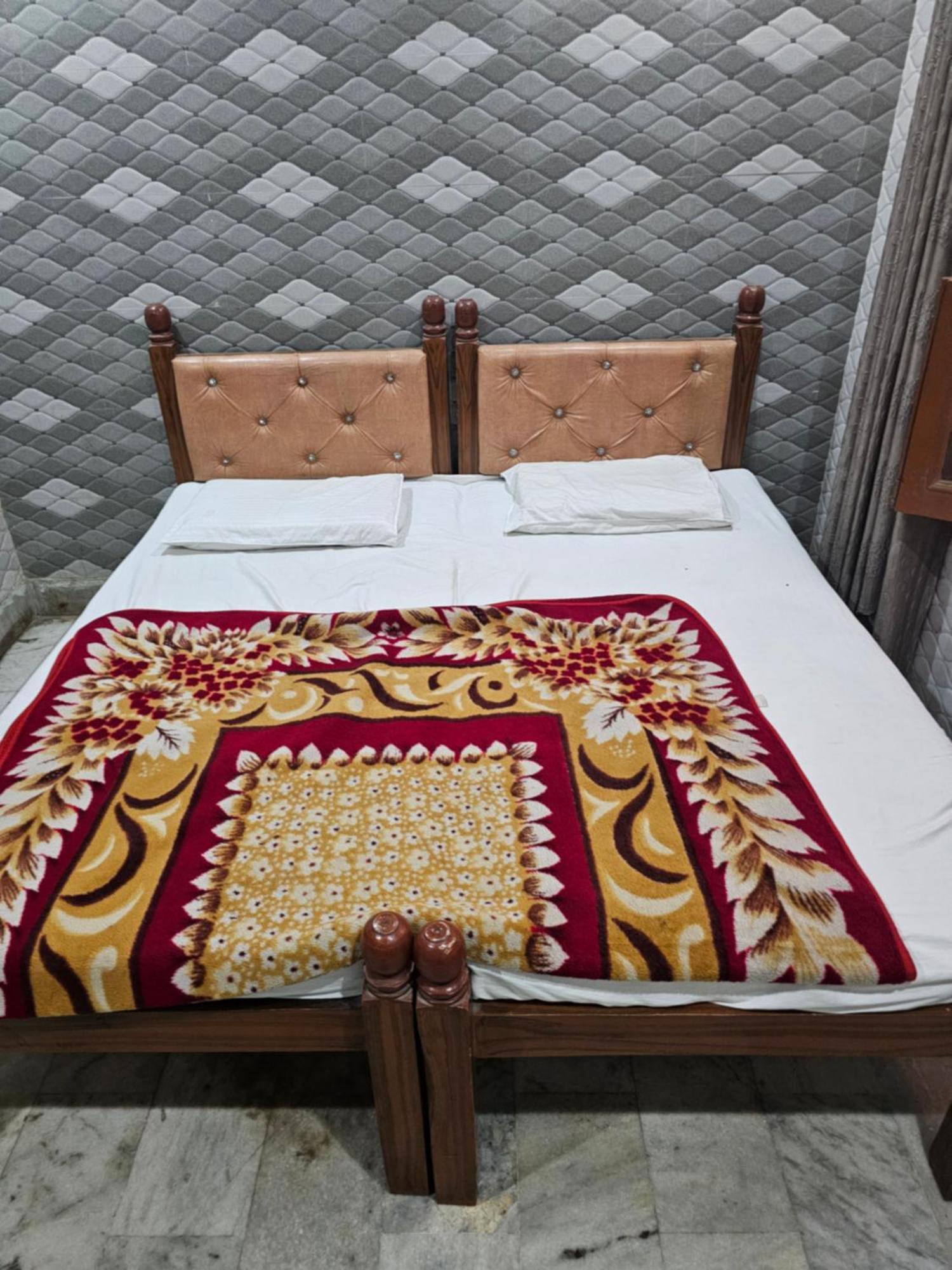 Subhadra Guest House Mathura Habitación foto