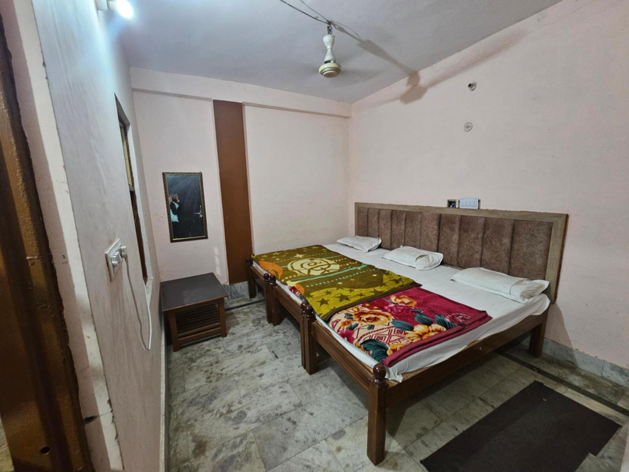 Subhadra Guest House Mathura Habitación foto